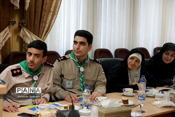 نشست هیئت‌ امنای سازمان دانش‌آموزی