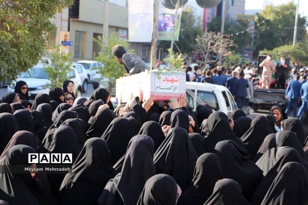 تشییع پیکر پاک  و مطهره شهید گمنام در پایگاه دوم دریایی  بوشهر