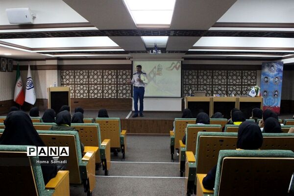 بازدید دانش‌آموزان تبریزی از شعب تامین اجتماعی