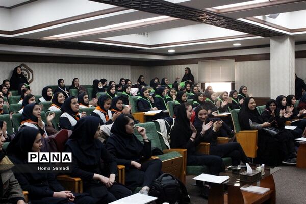 بازدید دانش‌آموزان تبریزی از شعب تامین اجتماعی