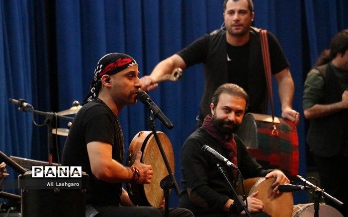 گروه رستاک و فریدون آسرایی در ویژه برنامه نوروزی آی فیلم