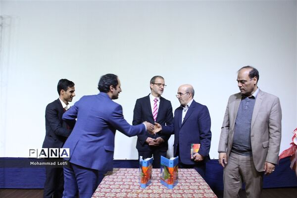 آیین رونمایی ازکتاب بررسی اسناد همکاری های ایران و بلژیک