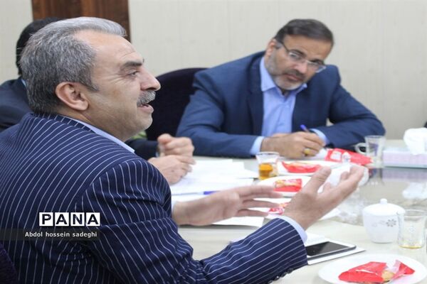 جلسه بررسی فعالیت‌های درآمدزایی سازمان دانش‌آموزی استان بوشهر