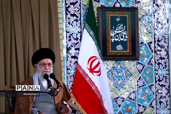 حضور رهبر معظم انقلاب در اجتماع زائران و مجاوران حرم مطهر رضوی