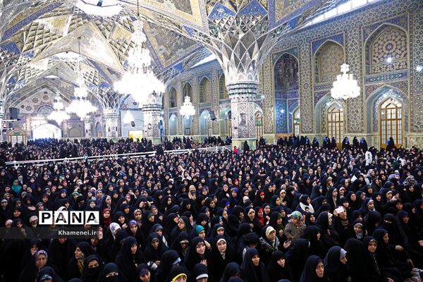 حضور رهبر معظم انقلاب در اجتماع زائران و مجاوران حرم مطهر رضوی