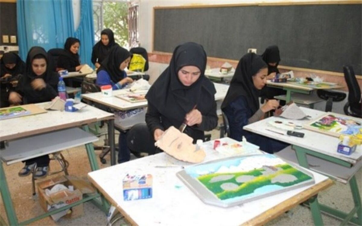 عمادی: تولیت معلمان نباید به شرکت‌های خارج از آموزش و پرورش سپرده شود