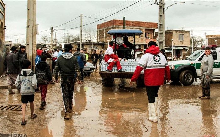 هلال احمر: از حضور بی‌مورد در مناطق سیل‌زده بپرهیزید؛ حتی شما سلبریتی گرامی!