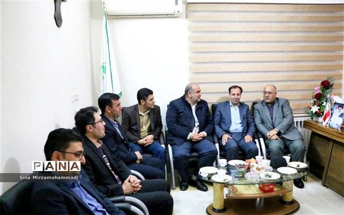 دیدار نوروزی مدیرکل آموزش و پرورش آذربایجان غربی با کارکنان سازمان دانش آموزی استان