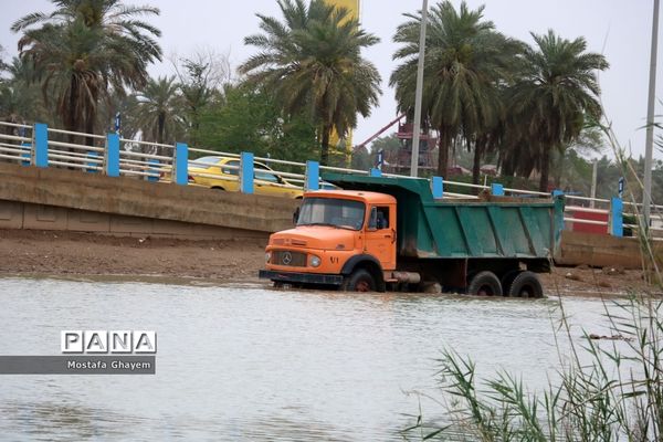 اسکان مسافران نوروزی در اماکن سرپوشیده و اجرا ی عملیات جلوگیری از طغیان رودخانه اروند درآبادان