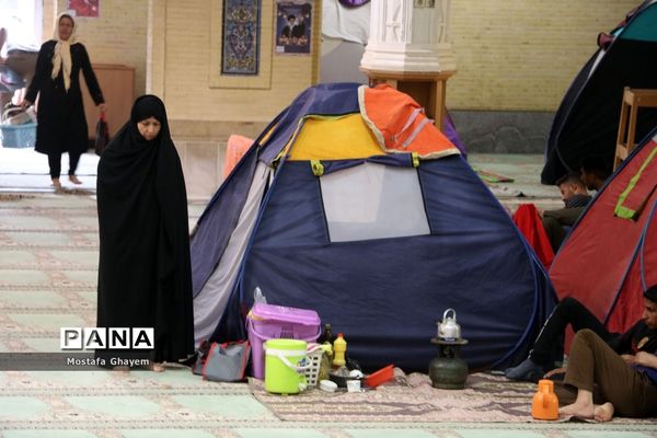 اسکان مسافران نوروزی در اماکن سرپوشیده و اجرا ی عملیات جلوگیری از طغیان رودخانه اروند درآبادان