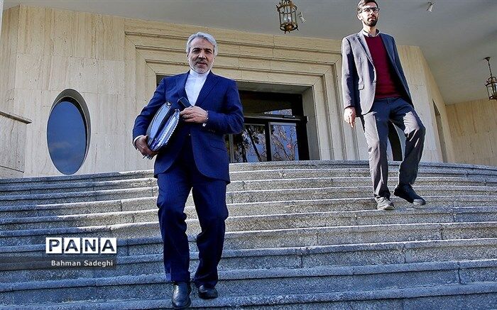 نوبخت به نمایندگی از رئیس‌جمهوری عازم شیراز شد