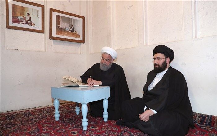 روحانی در دفتر یادبود بیت امام چه نوشت