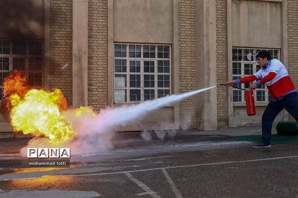 برگزاری مانور پیشگیری از حوادث چهارشنبه‌سوری در همدان