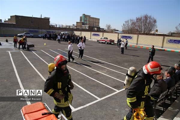 برگزاری مانور پیشگیری از حوادث چهارشنبه آخر سال در مدارس  میانه