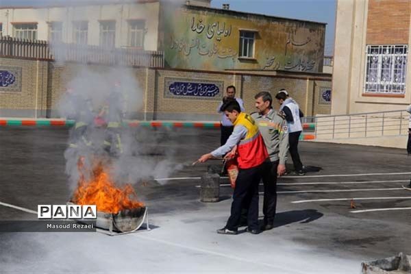 برگزاری مانور پیشگیری از حوادث چهارشنبه آخر سال در مدارس  میانه