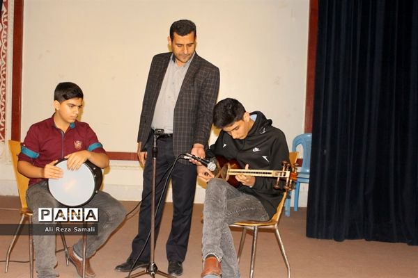 تجلیل از دانش‌آموزان برتر علمی و فرهنگی در بوشهر