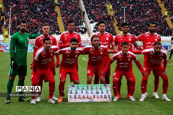 دیدار دو تیم تراکتورسازی تبریز و پدیده مشهد