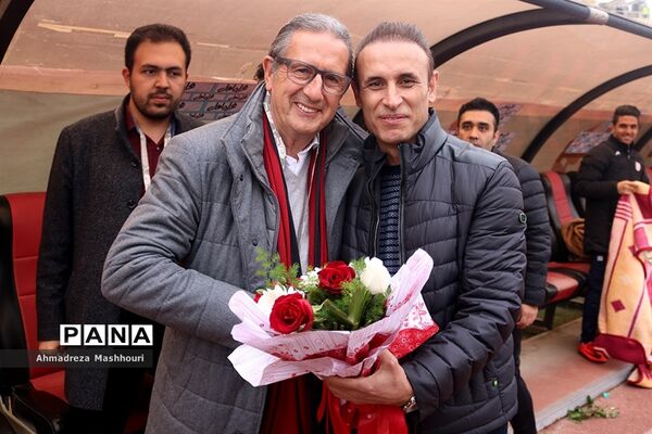 دیدار دو تیم تراکتورسازی تبریز و پدیده مشهد