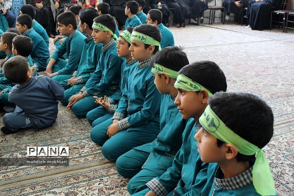 جشنواره سرود در دبستان قرآنی شهید مدرس یزد