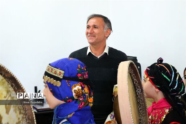 نوروزخوانی دانش‌آموزان ابتدایی در اداره کل آموزش‌وپرورش مازندران