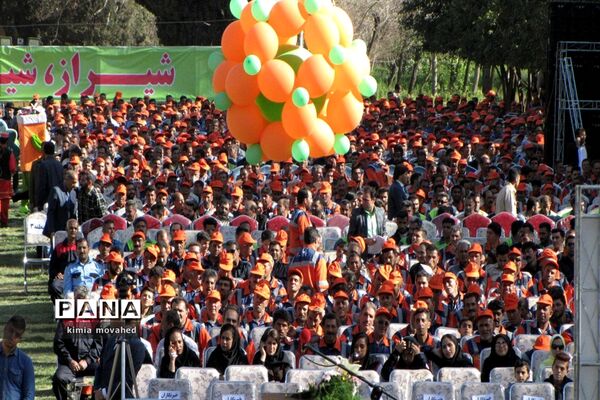 تجلیل از نارنجی پوشان و سفیران پاکیزگی در شیراز