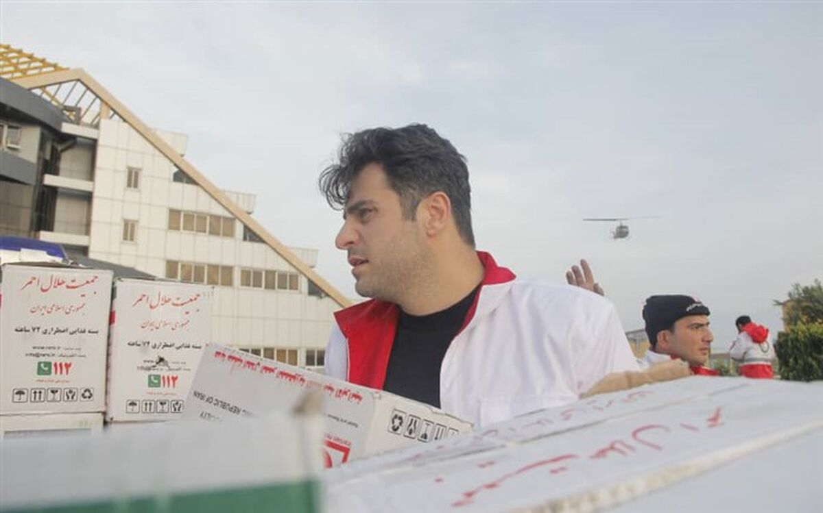 حضور علی ضیا در کنار هموطنان سیل زده