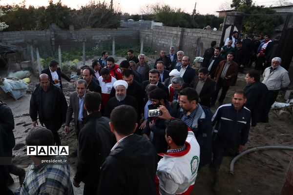 حضور رئیس جمهوری در جمع مردم روستای سیل زده کردخیل مازندران