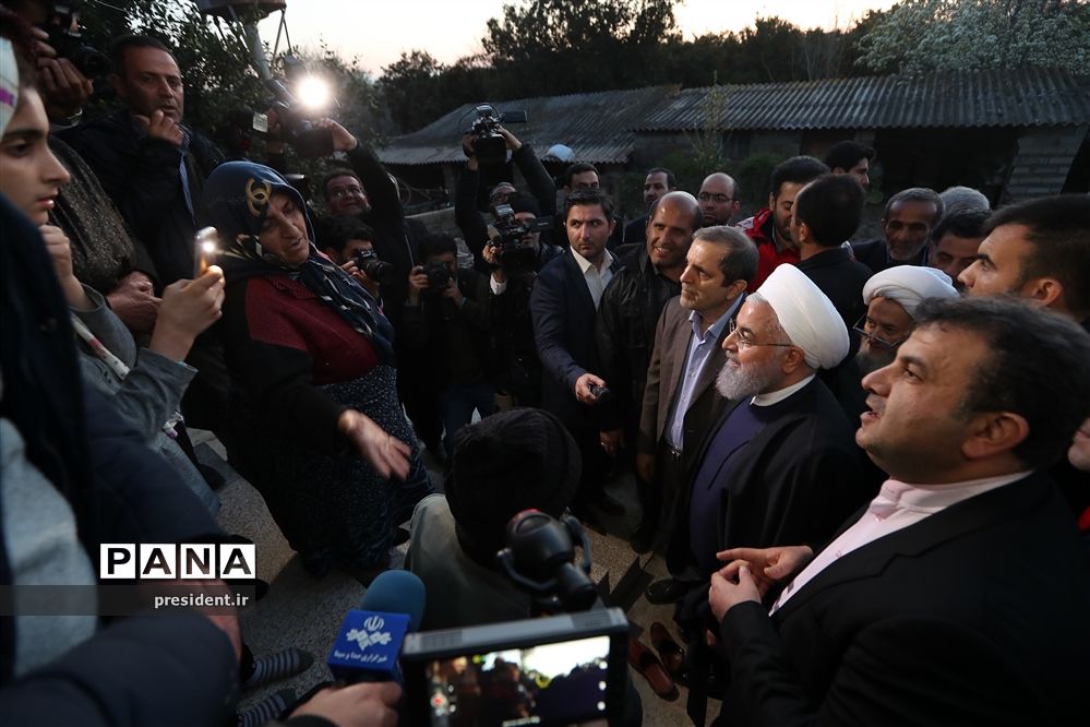 حضور رئیس جمهوری در جمع مردم روستای سیل زده کردخیل مازندران