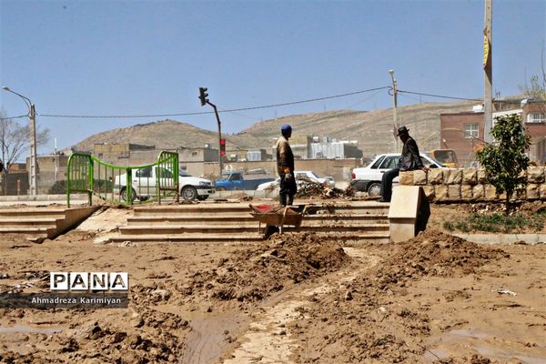 پاکسازی آثار تخریبی سیل در شیراز