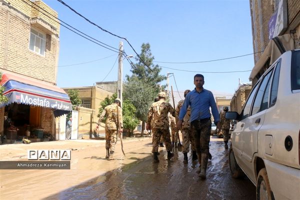 پاکسازی آثار تخریبی سیل در شیراز