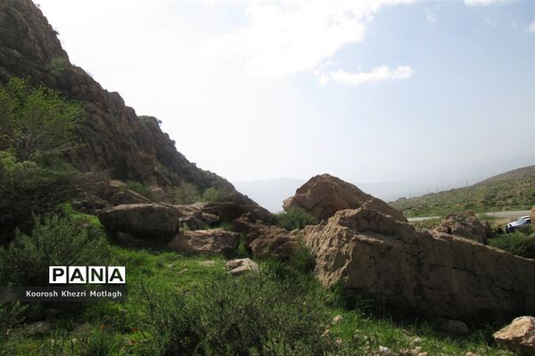طبیعت آفتابی کازرون و جاده دوان بعد از بارندگی‌های شدید اخیر