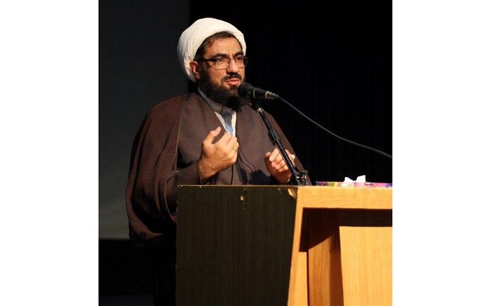 باید مراقب دسیسه‌های کسانی که به دنبال کمرنگ نشان دادن اقدامات مسئولان هستند، بود