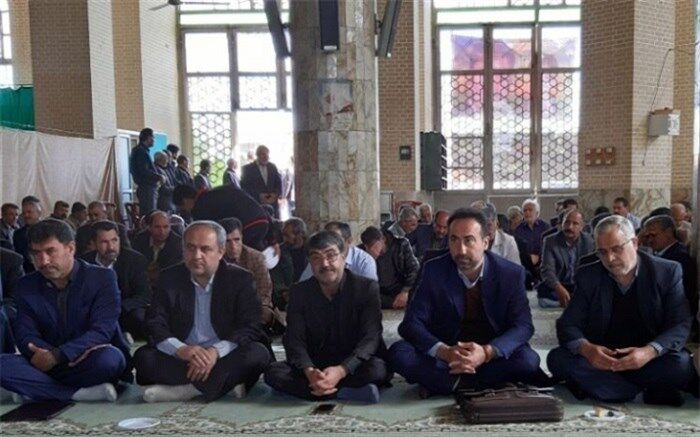حضور نمایندگان  آموزش و پرورش استان البرز در مراسم ترحیم معلم و دانش آموز جانباخته در حادثه سیل شیراز