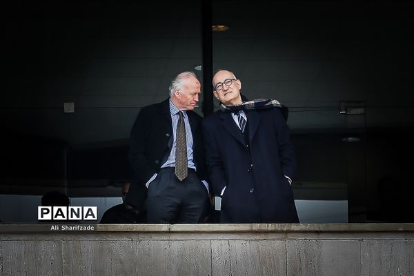 در حاشیه دربی 89