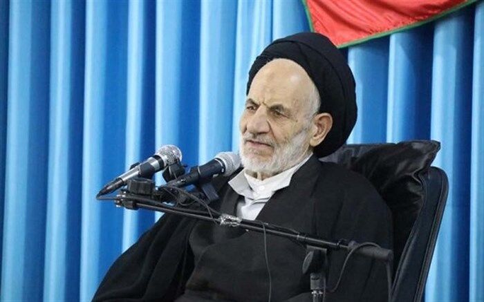 متکی بودن به دشمنان باعث می شود تا طلبکارانه حرف بزنند/ باید خودمان را قوی کنیم