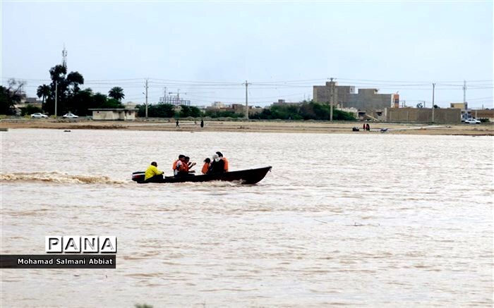 برای تقویت امدادرسانی به سیل زدگان؛ امکانات لجستیکی ارتش از کرمانشاه به لرستان اعزام شد