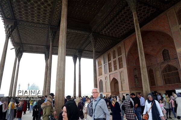 عمارت عالی قاپو در نوروز 98