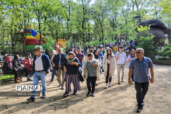 حضور گردشگران خارجی در تور نوروزی ساری‌گردی
