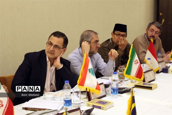 رقابت متسابقین رشته‌های قرائت و ترتیل بزرگسالان در روز اول نیمه نهایی