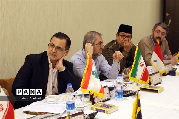 رقابت متسابقین رشته‌های قرائت و ترتیل بزرگسالان در روز اول نیمه نهایی