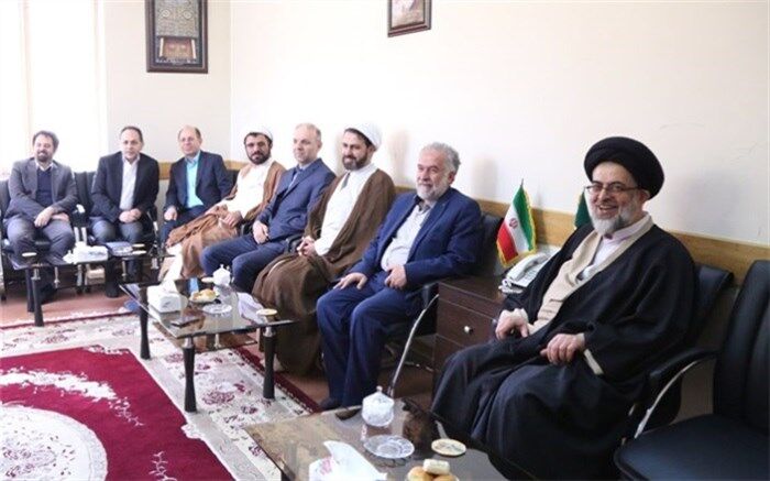 دیدار نوروزی هیات رئیسه  دانشگاه آزاد واحد یادگار امام خمینی (ره) با امام جمعه شهرری