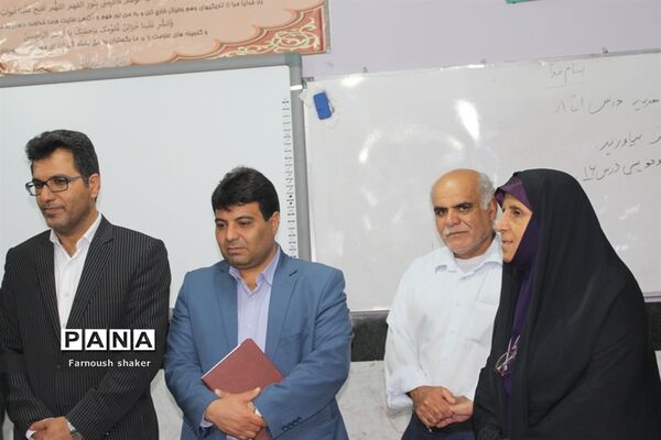 بازدید مدیرکل آموزش و پرورش استان بوشهر از دبستان مصلحیان
