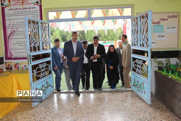 بازدید مدیرکل آموزش و پرورش استان بوشهر از دبستان مصلحیان