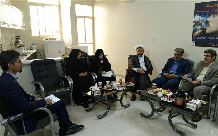 معاون سواد آموزی قم: ارتقای سلامت جامعه با افزایش سطح آگاهی و پیشگیری و پرهیز از استعمال دخانیت در همه اقشار است