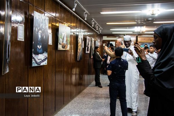 بازدید شرکت کنندگان ششمین دوره مسابقات بین المللی قرآن کریم از حسینیه جماران