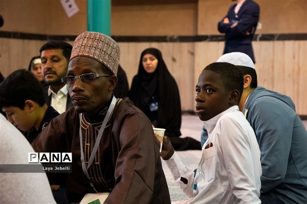 بازدید شرکت کنندگان ششمین دوره مسابقات بین المللی قرآن کریم از حسینیه جماران