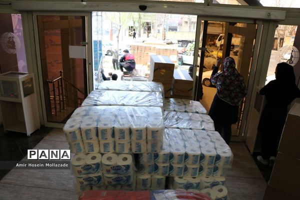 کمک‌های مردمی آذربایجان غربی به مناطق سیل زده