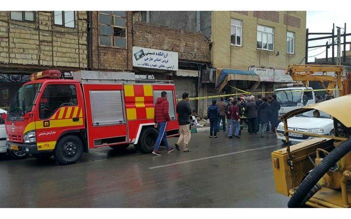 اعزام ناوگان و تجهیزات آتش‌نشانی برای رفع آب‌گرفتگی معابر قم