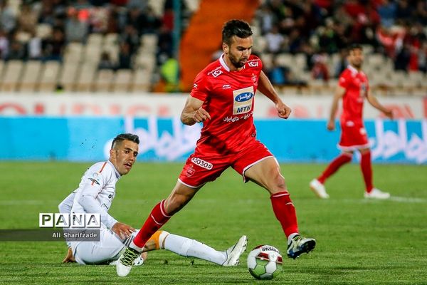 دیدار تیم‌های فوتبال پرسپولیس و سایپا