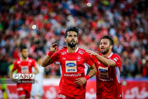 دیدار تیم‌های فوتبال پرسپولیس و سایپا